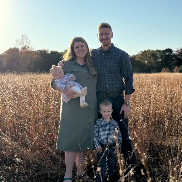 Meet your Posher, Jenna - Picture 1 of 4